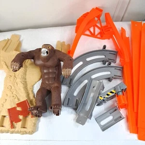 Hot Wheels Gorilla Takedown Attack Wall Tracks Hotwheels R6511 PIEZAS De colección - Imagen 1 de 13
