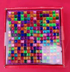 Pier 1 Imports, Sous-Verres Vibrant Design Elegant 4 Coasters Holder Set - Picture 1 of 3