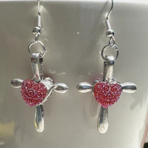 EASTER CROSS Metallic Violet Rose Heart/Silver 925 EARRINGS CHRISTIAN Nora Winn - Picture 1 of 5
