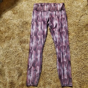 NWT Fabletics size XS Salar Statement Powerhold 7/8 Leggings Printed - Picture 1 of 6