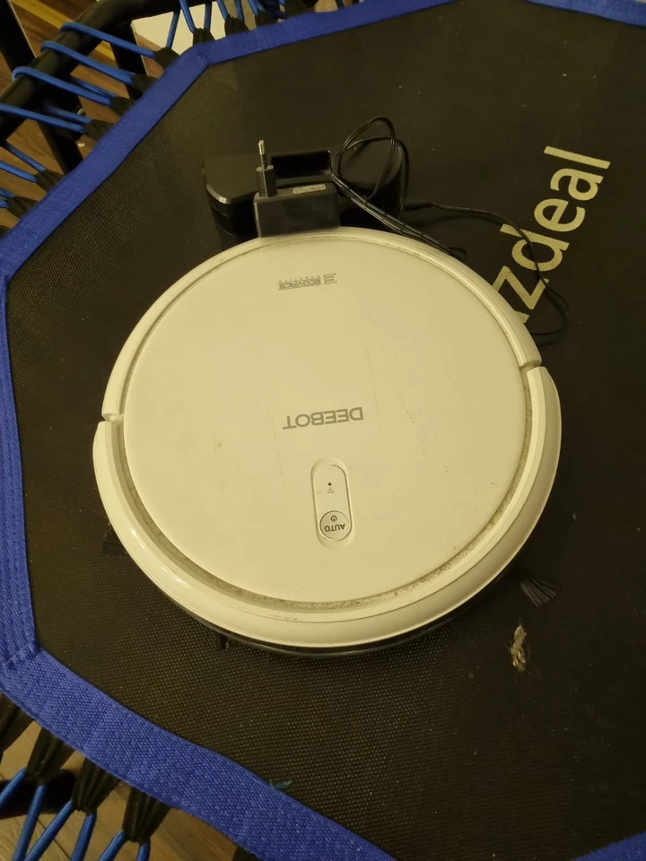 Deebot Staubsaugroboter - Bild 1 von 1