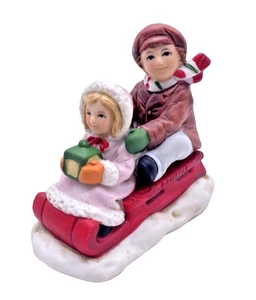Homco Weihnachtsfigur Dorf Zubehörteil Kinder Schlittenfahren Vintage - Bild 1 von 7