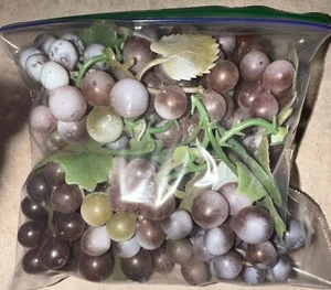 Vintage Small Rubber Grape Bunches - Sandwich Bag Full - Picture 1 of 2