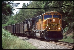 e549 Orig. Diapositiva BNSF 8936 Plus 1 en Wilton, AR 5-15-04 - Imagen 1 de 1