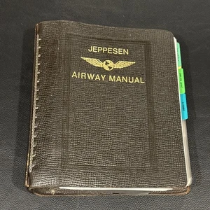 Vintage Jeepesen Airway Manual Pilot Binder Book Maps Charts Terminal Guides - Bild 1 von 23