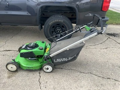 Cortacésped autopropulsado M21 BMR Lawn Boy 2 bicicletas Lawnboy con bolsa suburbios de Chicago  Foto 1 de 4