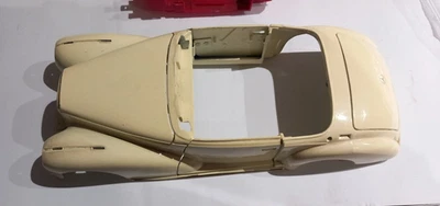 MERCEDES BENZ 302 S - CARROCERÍA (1;24 MAISTO) OTRAS PIEZAS DISPONIBLES - Imagen 1 de 3