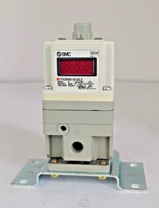 ITV205-012L2 SMC Electro-Pneumatic Regulator ,ITV205-012BL2. - Picture 1 of 6