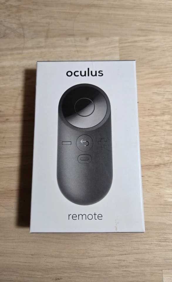 Genuine Oculus Rift CV1 VR  Wireless Remote NEW! - Image 1 of 3