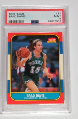 Baloncesto vintage Brad Davis Fleer # 22 PSA 9 Dallas Mavericks 1986 Maryland Foto 1 de 2