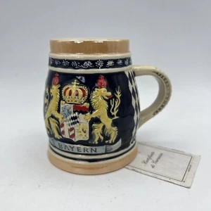 Boccale da birra vintage Tedesco in ceramica bicchiere stemma Bayern Monaco - Picture 1 of 8