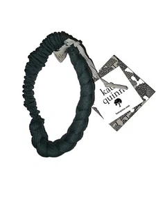 Kate Quinn Medium Salbei Stirnbandschleife  - Bild 1 von 6