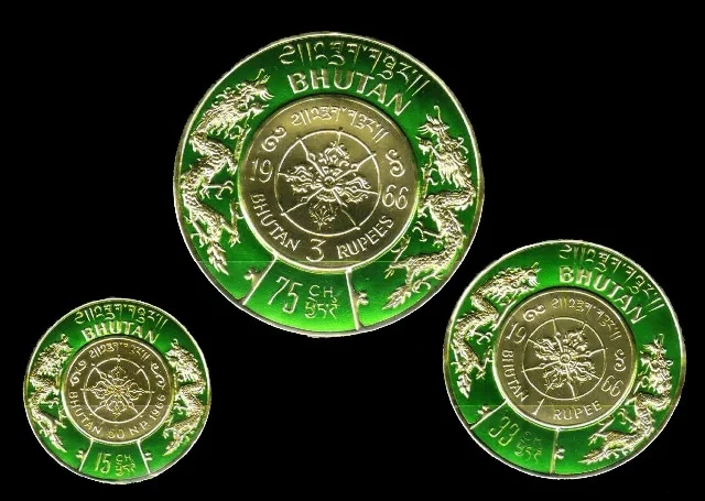 Bhutan 1966-Unissued Gold Foil Round Stamps- 15, 33 & 75 CH, Set of 3 Rare - Image 1 of 1