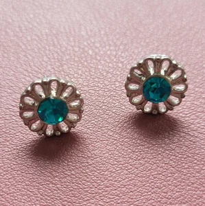 Silver tone studs turquoise glass earrings small pre-owned 1.5cm - Picture 1 of 3