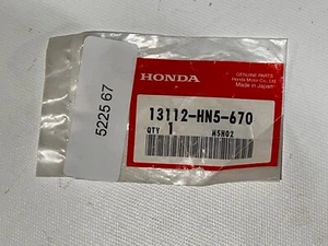 NOS GENUINE HONDA TRX350 PISTON PIN CIRCLIP 13112-HN5-670 FAST SHIPPING QTY 1 - Picture 1 of 2