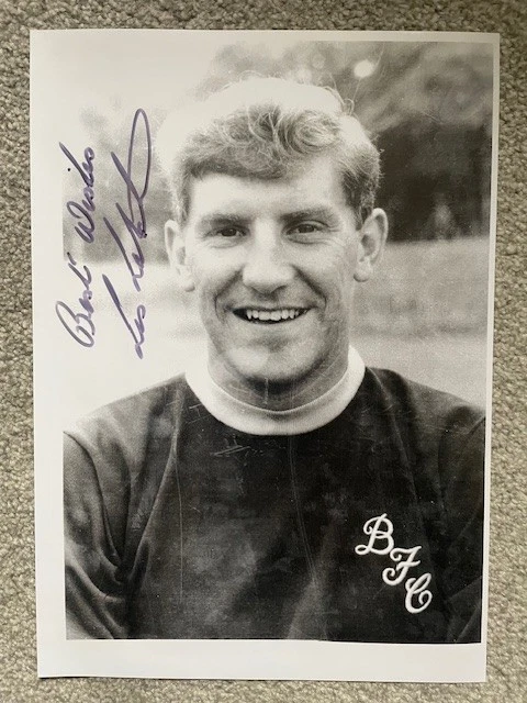 LES LATCHAM SIGNED BURNLEY 12 x 8 BLACK & WHITE PHOTO - Image 1 of 1