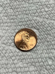 2001 Lincoln Memorial Cent Struck Off Center Error Coin - Picture 1 of 5