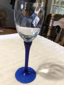 copa de vino tallo retorcido azul cobalto - Imagen 1 de 10
