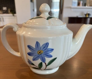 Vintage 1940s-50s Shawnee Pottery Teapot Blue Daisy Floral USA Marked Cottagecor - Picture 1 of 13
