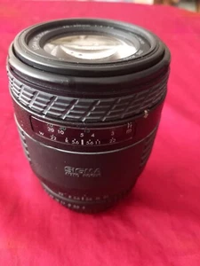 Sigma Macro UC Zoom 70-210mm 1:4-5.6 - Picture 1 of 8
