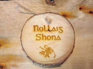 Nollaig Shona Christmas Tree Decorations Ornament Pine Slice Irish Ireland Eire - Picture 1 of 1