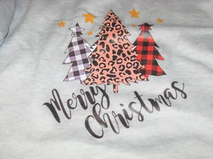 WOMAN "MERRY CHRISTMAS" GRAY FLEECE SWEATSHIRT SIZE MEDIUM ( FITS LIKE A SMALL ) - Picture 1 of 4
