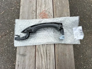 NEW AUDI Q5 8R FRONT RIGHT DOOR HANDLE 8R0837208 GRU Black - Picture 1 of 8