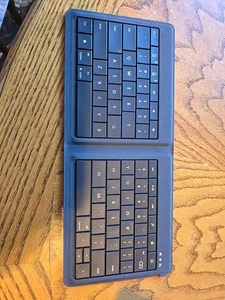 Microsoft Universal Foldable Keyboard Portable Wireless Bluetooth - Picture 1 of 4