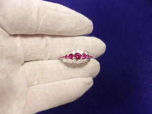 REMARKABLE LADY'S STERLING SILVER & GRADUATED LAB CREATED FUCHSIA RED RUBY RING - Picture 1 of 16
