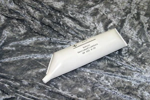 EMW R35/1 WINKEL GETRIEBE FLIESSFETT UNLEGIERT - DEUTSCHE-MARKENWARE 0,5L- 250* - Picture 1 of 1