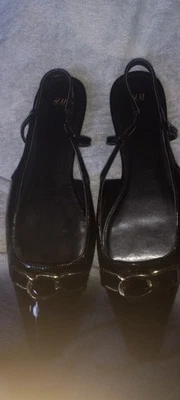 H&M Negro Charol Ballet Planos Eslinga Trasera con Detalle de Hebilla Talla US 8 Foto 1 de 4