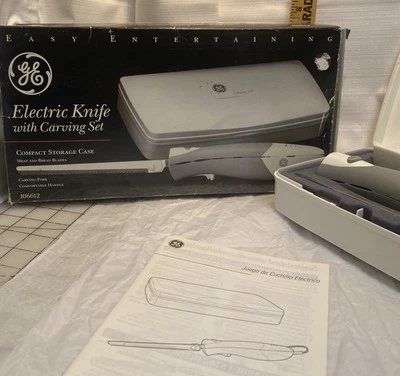 Cuchillo Eléctrico GE - Juego de Tallar Modelo 106612 Con 2 Panes 2 Hojas de Carne, Tenedor-A8 Foto 1 de 4