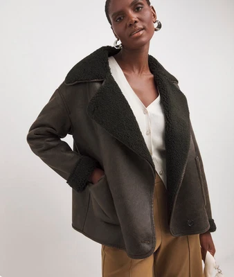 Chaqueta de piel de oveja JD Williams Chocolate Revere cuello, UK22 - NUEVA CON ETIQUETAS/PRECIO DE VENTA SUGERIDO POR EL FABRICANTE 85 GBP Foto 1 de 4