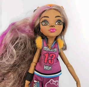 Monster High Clawdeen Wolf FASHION DOLL Ghoul Spirit Basketball Jersey G3 - Picture 1 of 3