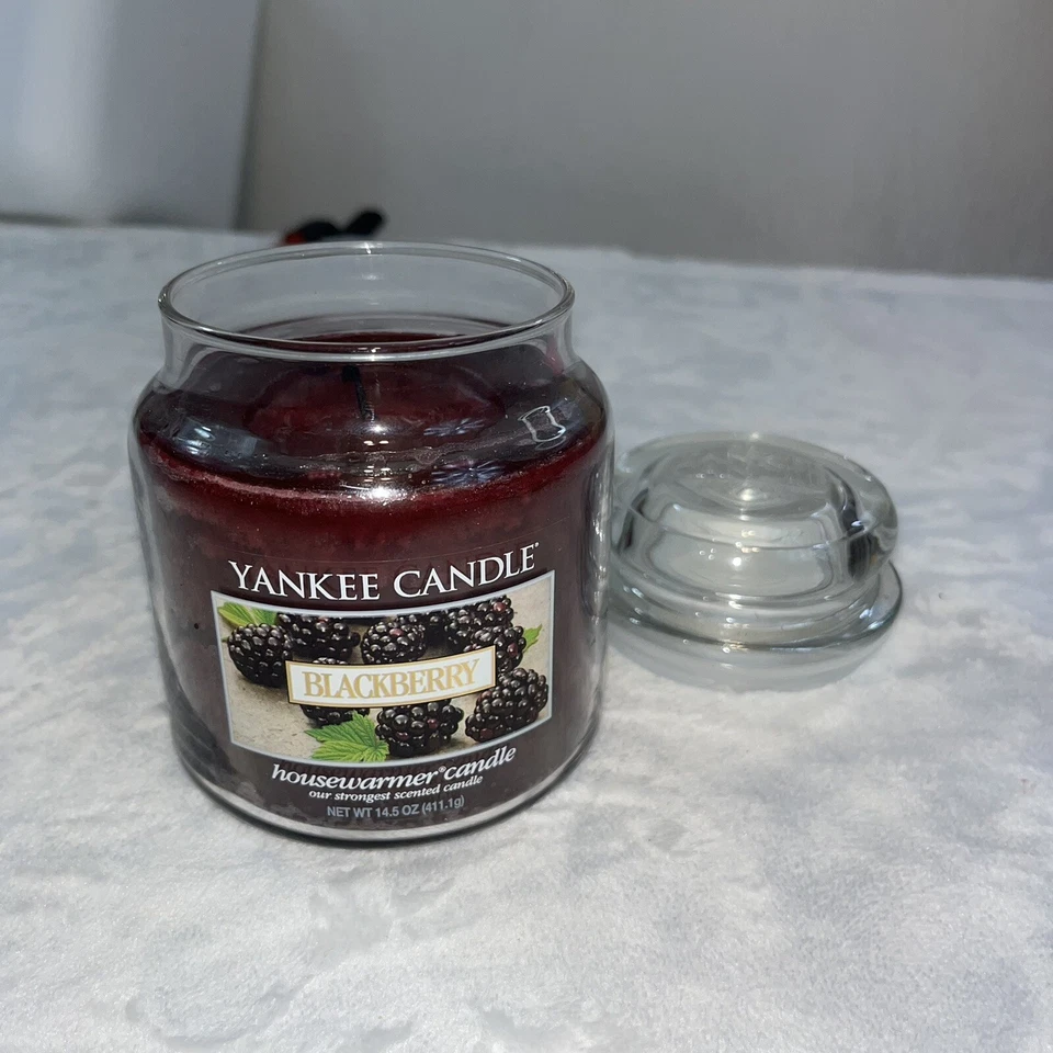 RARO Yankee Candle Blackberry Housewarmer BLANCO ETIQUETA Tarro 14.5 OZ Retirado Usado Foto 1 de 4