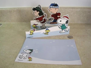 DIECUT HIGH QUALITY HALLMARK PEANUTS SNOOPY CHRISTMAS CARD ICE SKATING AWESOME - Picture 1 of 4