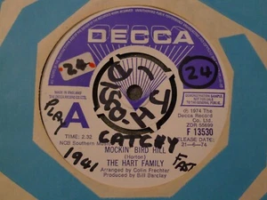 DEMO PROMO-THE HART FAMILY-MOCKIN BIRD HILL-DECCA THERE ONLY UK 45 - Imagen 1 de 2