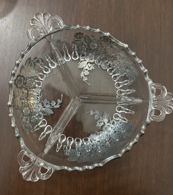 Silver City Divided Relish Superposición de Plata Tiempo de Flor Antiguo Patrimonio Foto 1 de 4