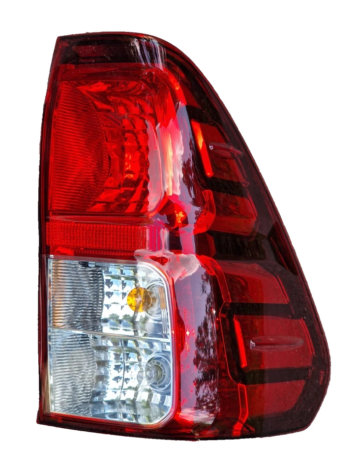 TOYOTA Hilux Mk8 VIII Rücklicht rechts Rückleuchte Heckleuchte TYC 11-12961-15-2 - Bild 1 von 1