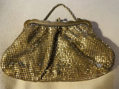 Fabulous 1940’s Genuine Vintage Whiting & Davis Gold Mesh Evening Purse Bag - Image 1 of 4