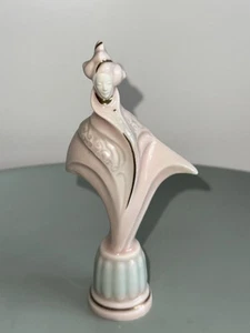 Galos of Spain - La Tierra Figurine  - Very Rare Collectible 1990s Porcelain - Picture 1 of 8