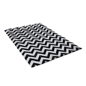New Brazilian Black & White Chevron Cowhide Rug Patchwork Size 4x6 feet - Picture 1 of 5