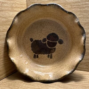 Salt Glazed Stoneware Sheep Lamb Dish 8" Round Fluted Edge Art Pottery Farmhouse - Picture 1 of 10