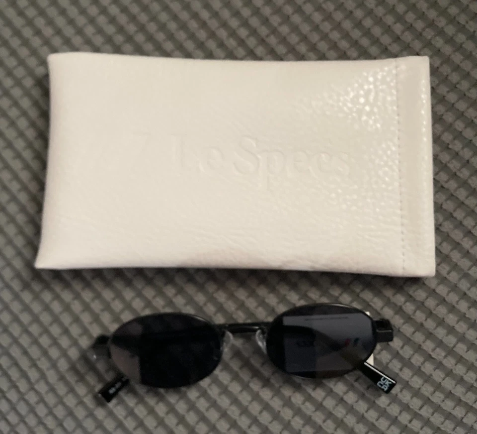 Gafas de sol Le Specs - Marco negro - Lente negra - Unisex - Estuche suave crema Foto 1 de 1
