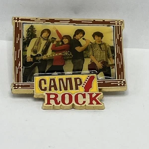 Disney Pin 2008 Camp Rock Pin mit Jonas Bros und Demi Lovato - RAR - Bild 1 von 4