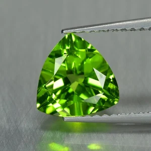 1.65Ct Trillion_Terrific Transparent Unheated Green Peridot _Pakistan - Picture 1 of 1