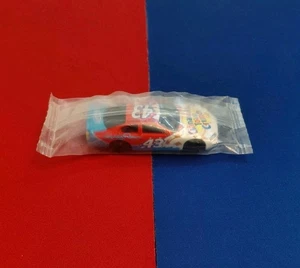 2008 Hot Wheels Richard Petty #43 Sealed Car Cinnamon Toast Crunch NASCAR - Picture 1 of 4