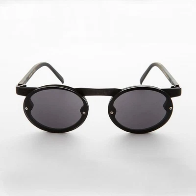 Gafas de sol góticas ovaladas años 90 con línea de cejas flotantes - Oswald Foto 1 de 4