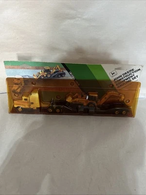 Vtg  Ertl John Deere Construction Equipment Hauling Set - Truck & Trailer box 11 - Image 1 of 4