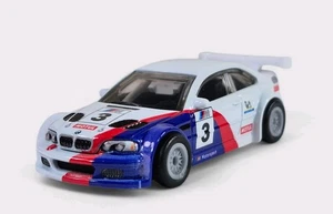 BMW M3 GTR 2001 diorama coleccionable modelo de coche fundido a presión 1:64 blanco suelto - Imagen 1 de 8